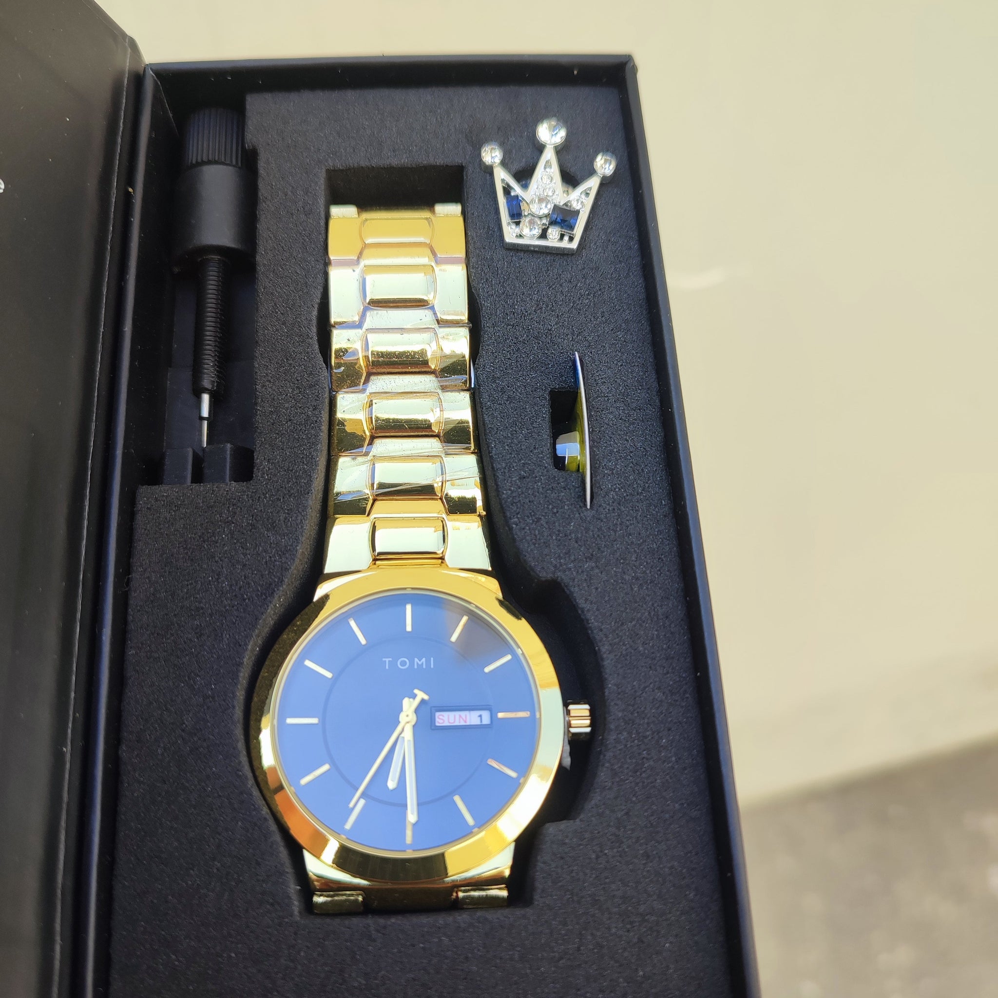 TOMI T-303 S3 Series Business Watch With Laple Badge Chain Adjuster Gift Box